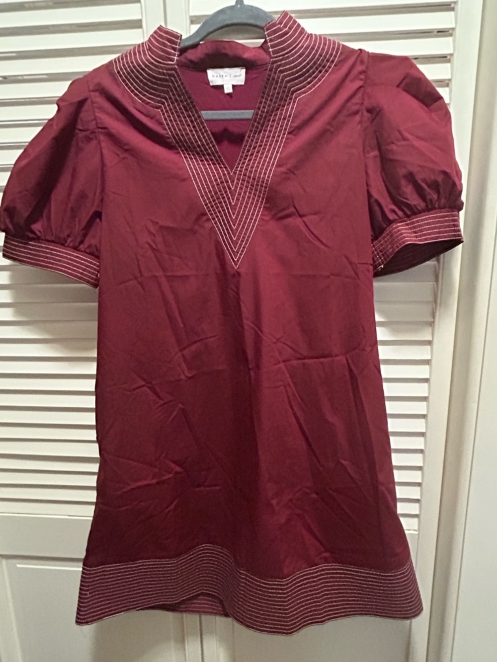 entro Deep V Burgundy Puff Sleeve Tunic